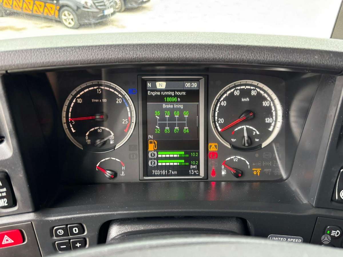 Scania R730 8x4*4, шасси
