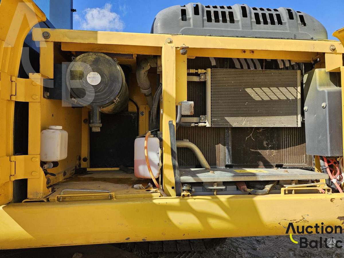 New Holland E 215 C, экскаваторы