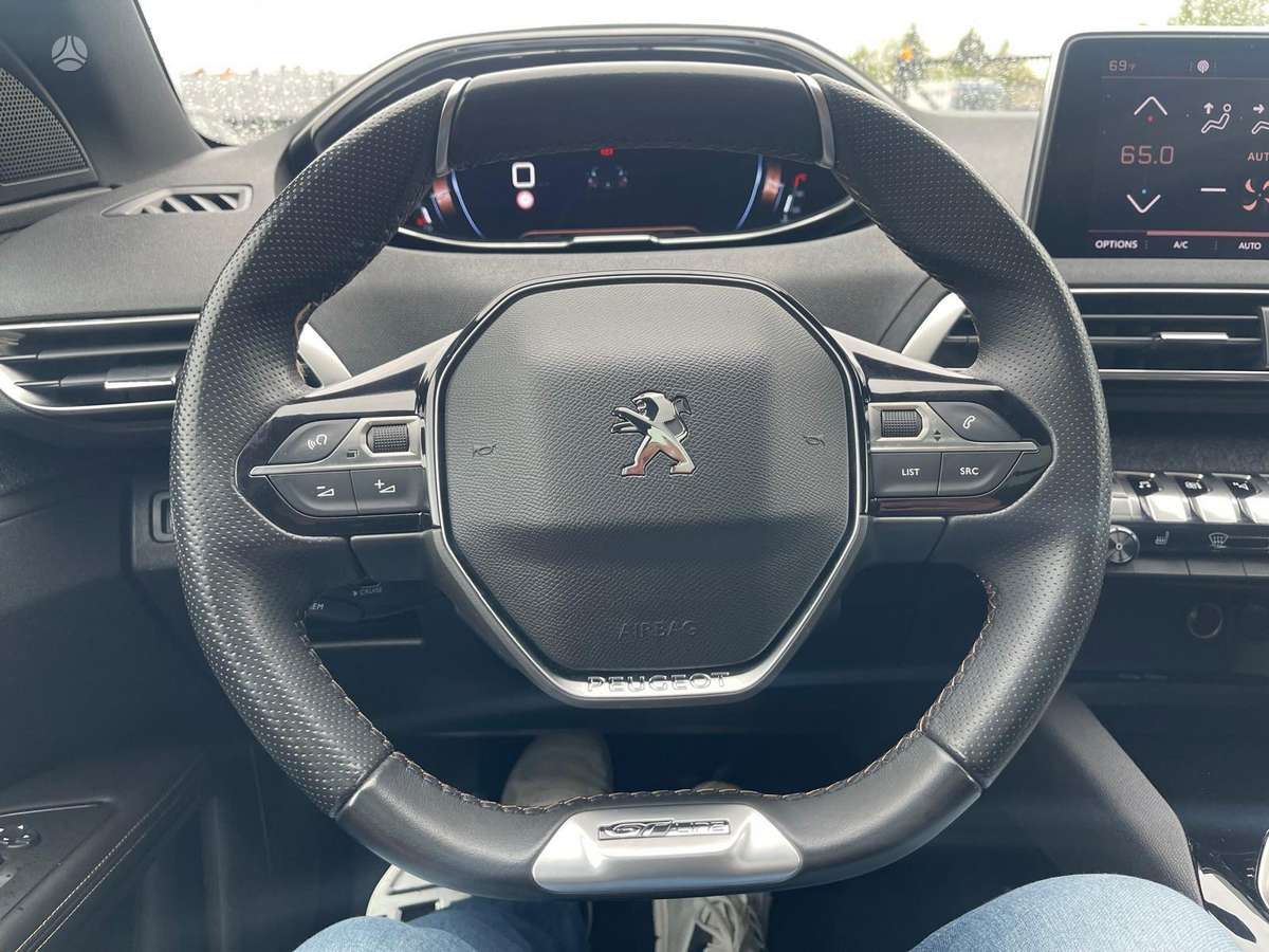Peugeot 3008, 1.2 l., hatchback