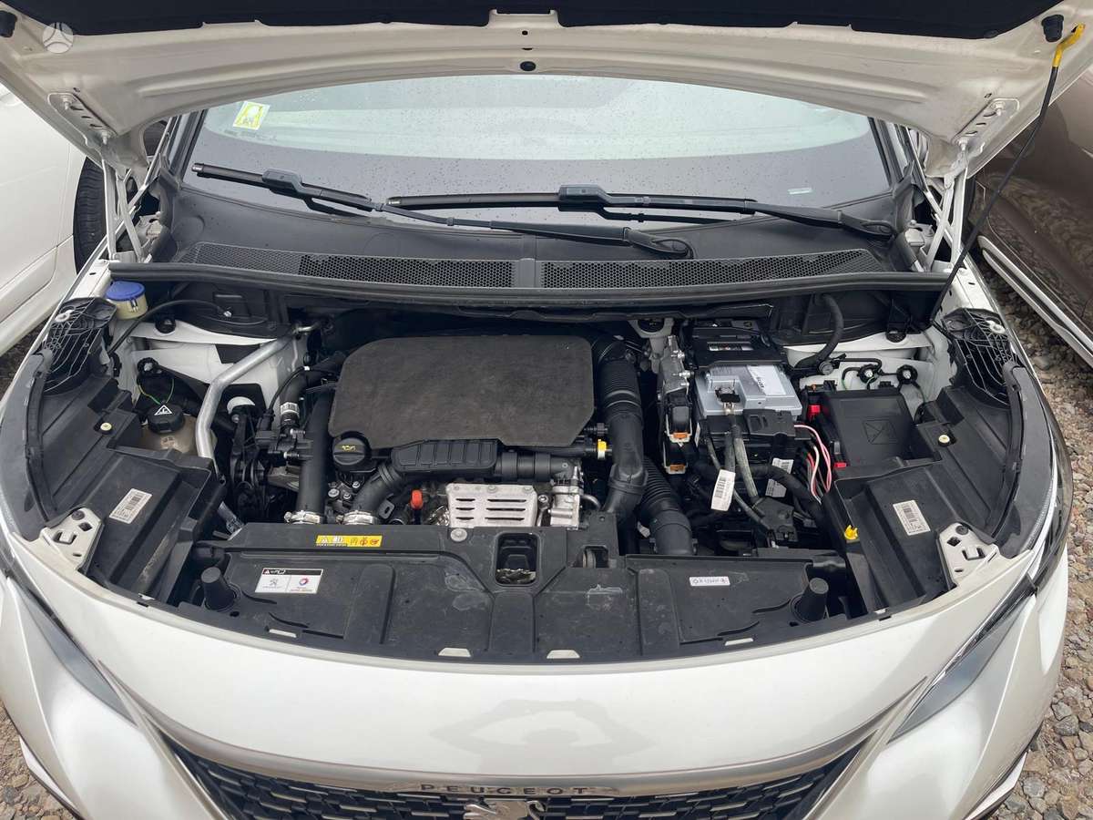 Peugeot 3008, 1.2 l., hatchback