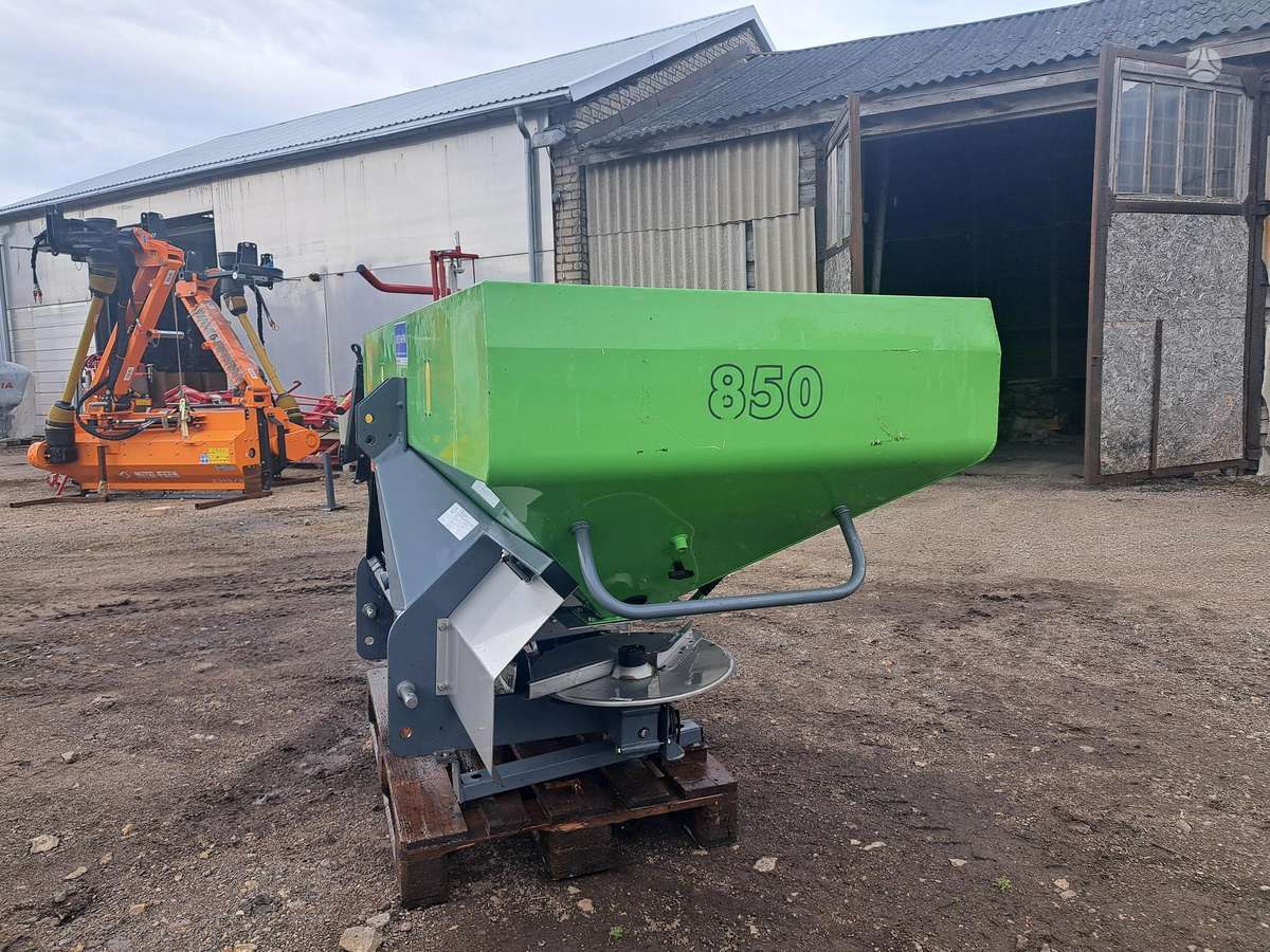 Unia MX 850, spreaders