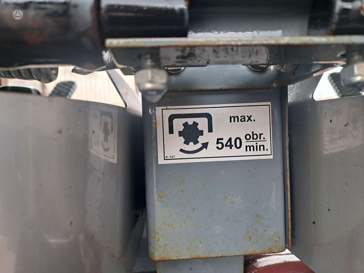 Unia MX 850, разбрасыватели