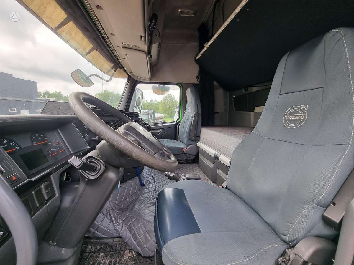Volvo FH, single sleeper