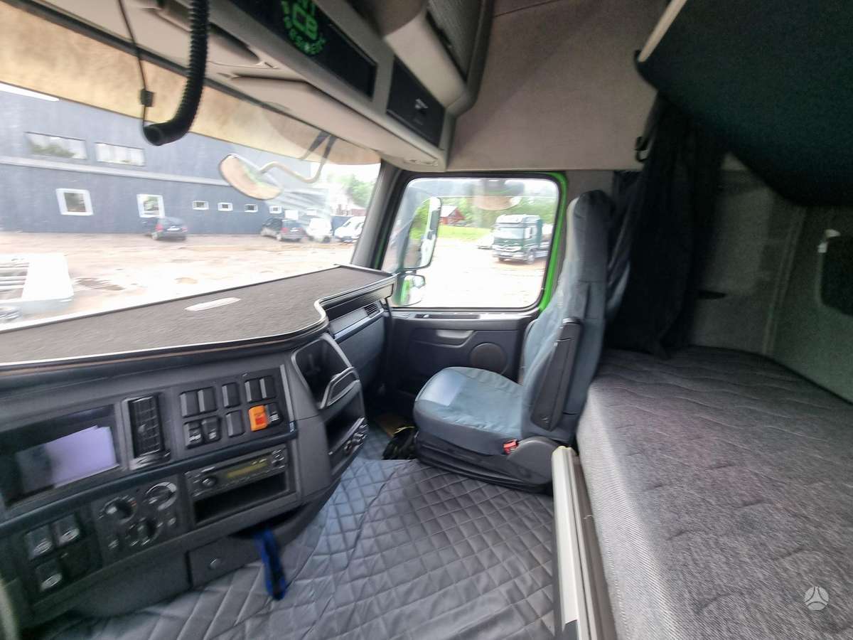 Volvo FH, single sleeper