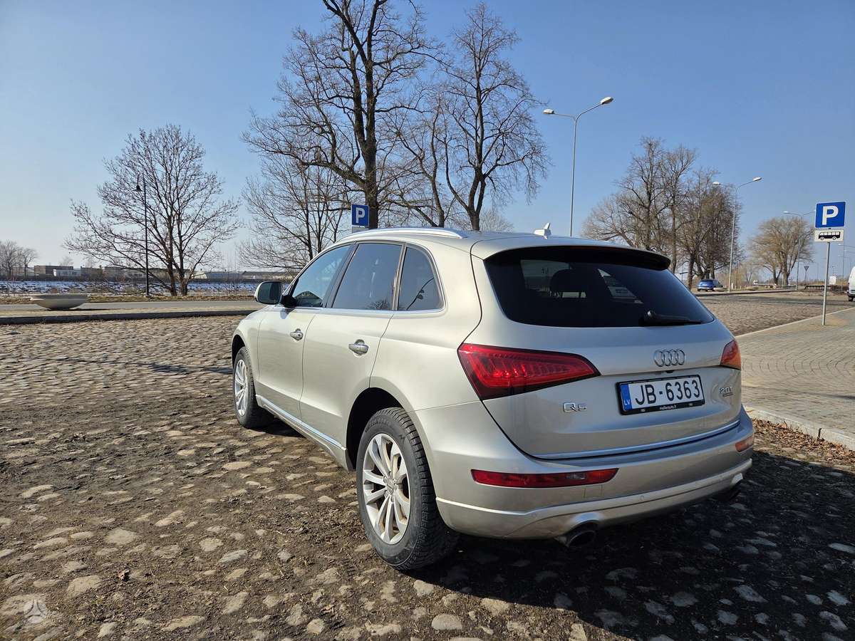 Audi Q5, 2.0 l., Внедорожник / Кроссовер