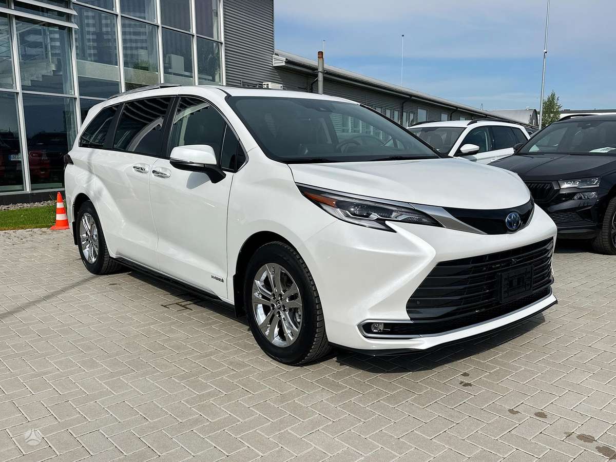 Toyota Sienna - 2