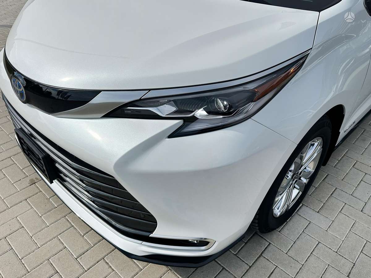 Toyota Sienna - 9