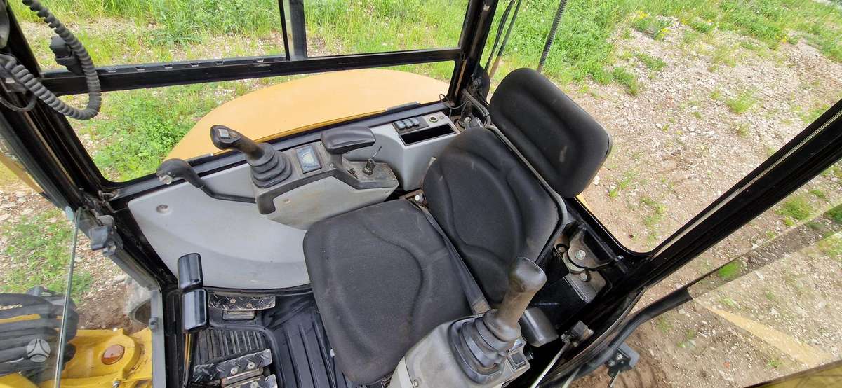 Caterpillar 302.7, mini ekskavatori