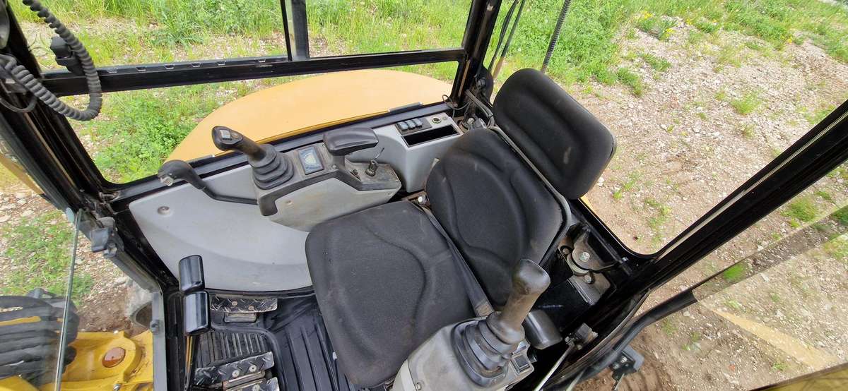 Caterpillar 302.7, мини-экскаваторы