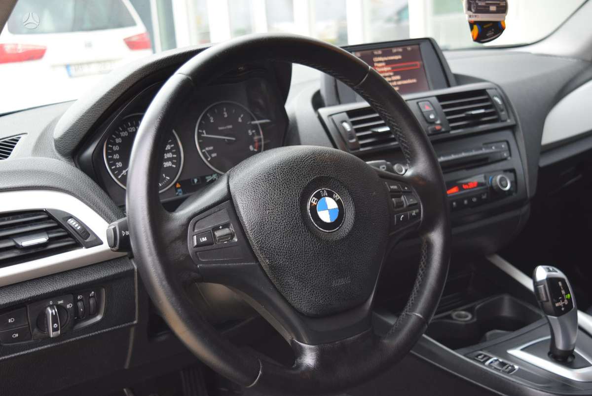 BMW 118, 2.0 l., Хэтчбек