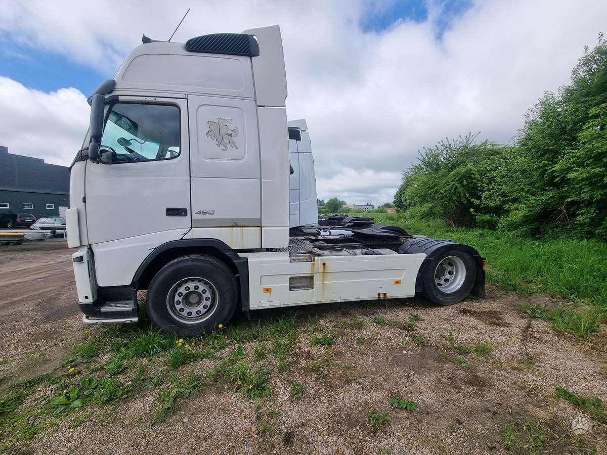 Volvo FH, double sleeper