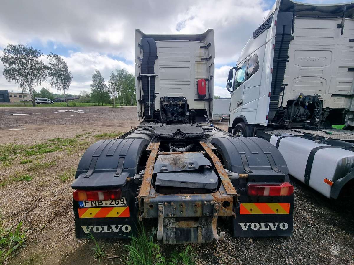 Volvo FH, double sleeper