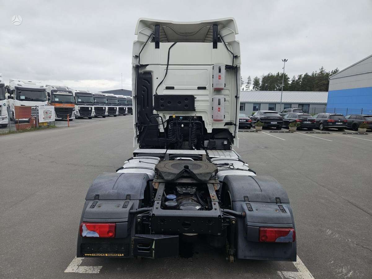 MAN TGX 18.460 MEGA Retarder, double sleeper