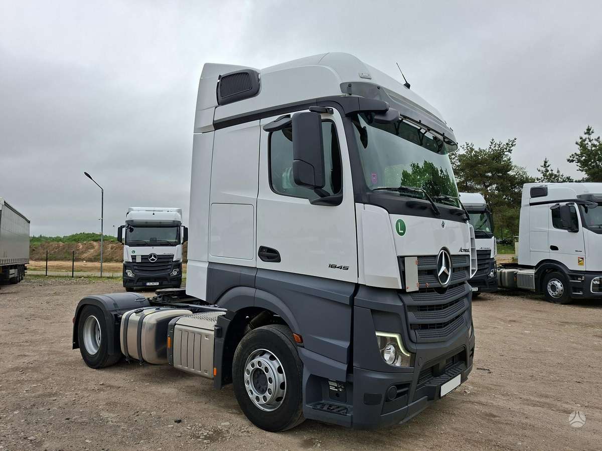 Mercedes-Benz Actros, double sleeper