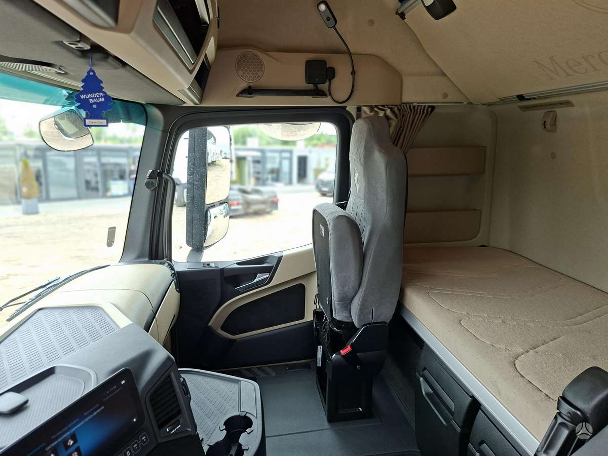 Mercedes-Benz Actros 5 1845, double sleeper