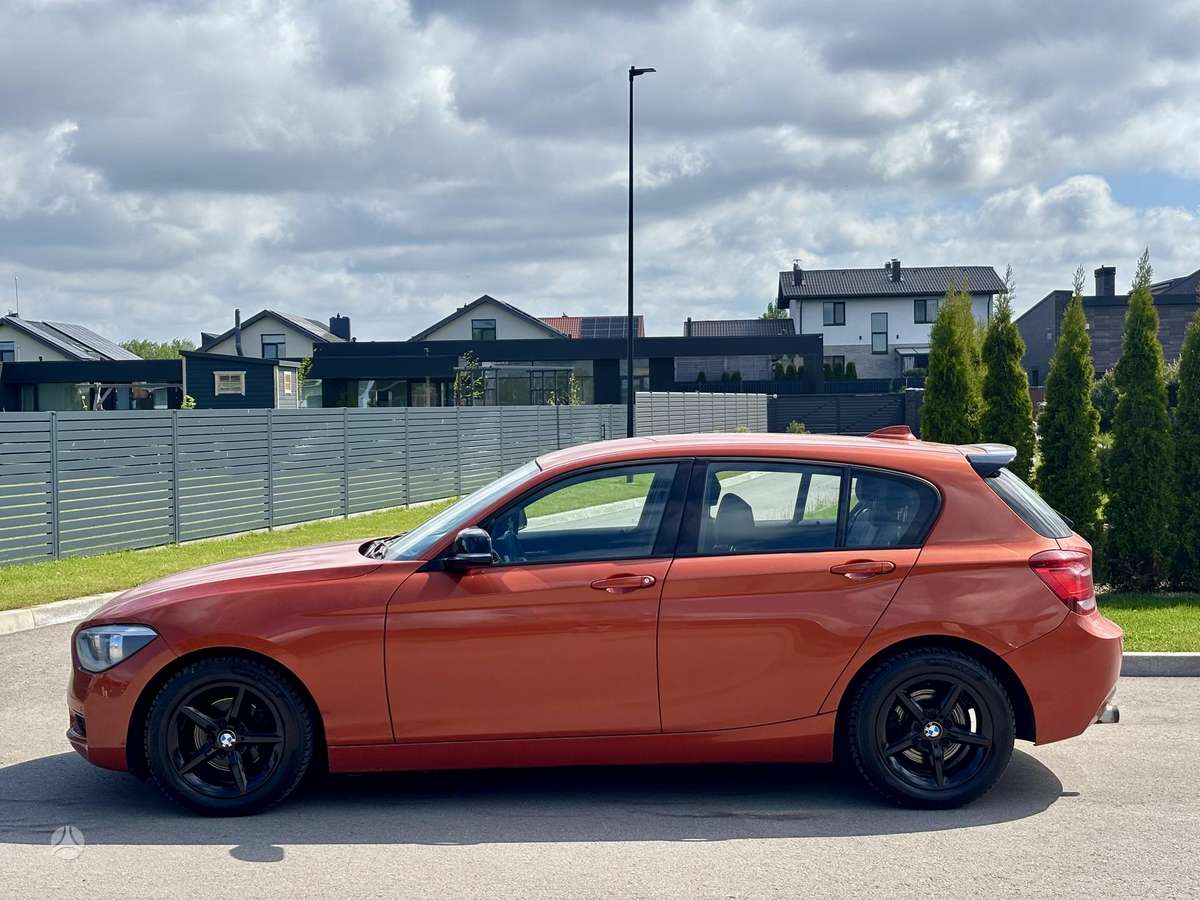 BMW 120, 2.0 l., hatchback