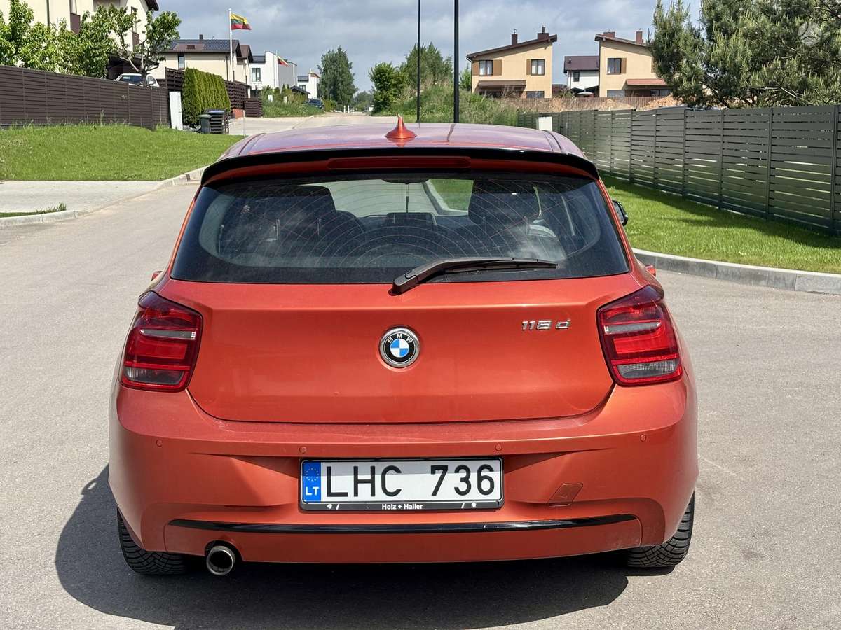 BMW 120, 2.0 l., hatchback