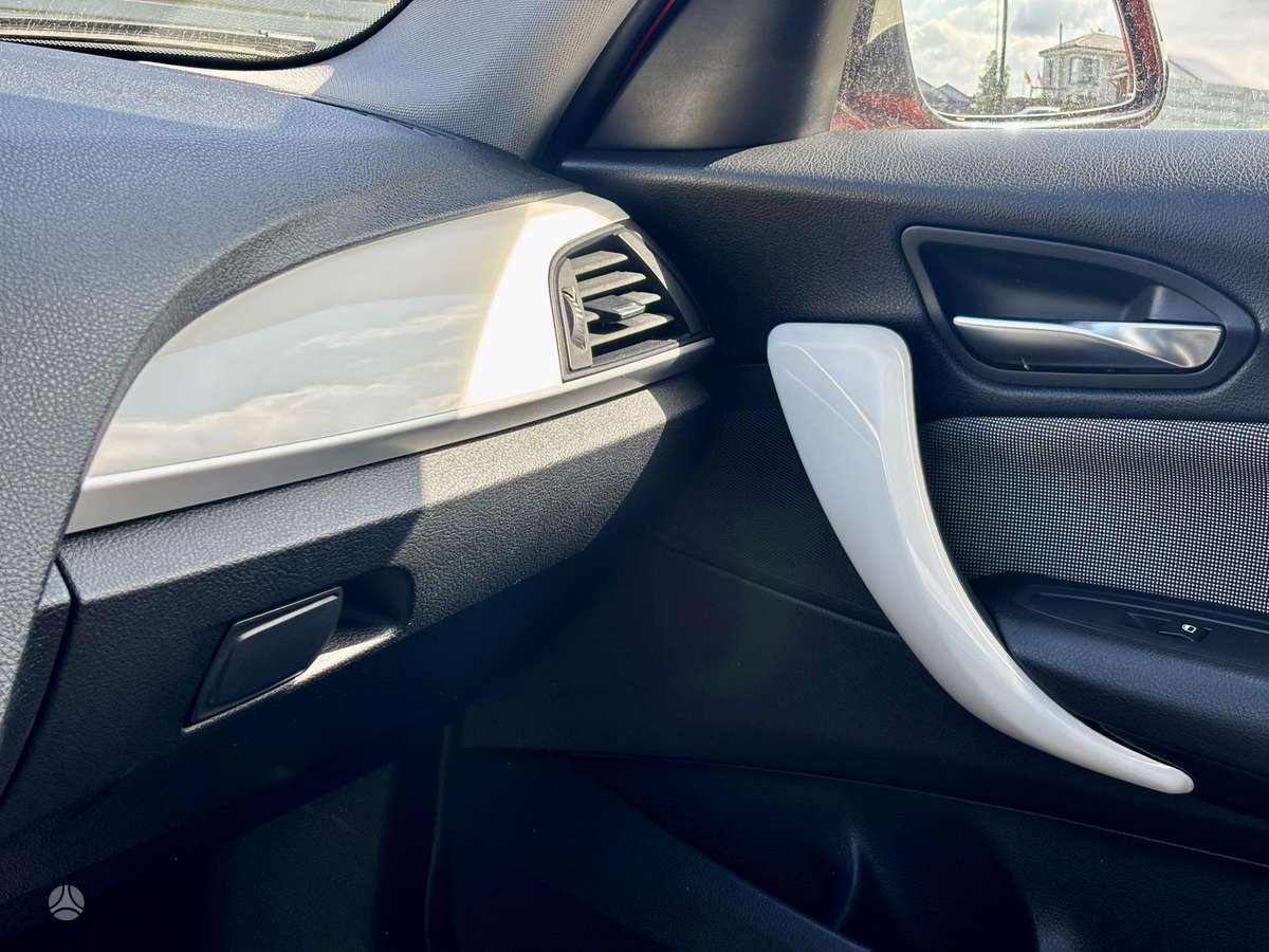 BMW 120, 2.0 l., hatchback