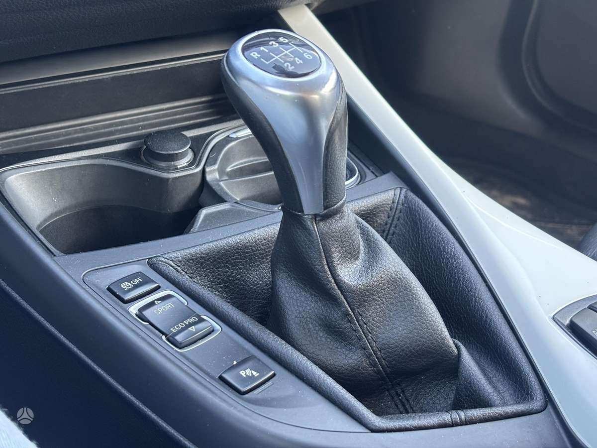 BMW 120, 2.0 l., hatchback