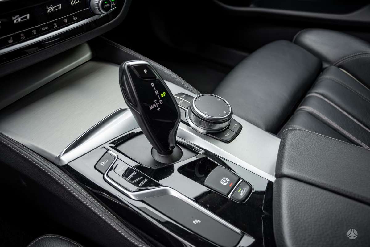 BMW 520, 2.0 l., Седан