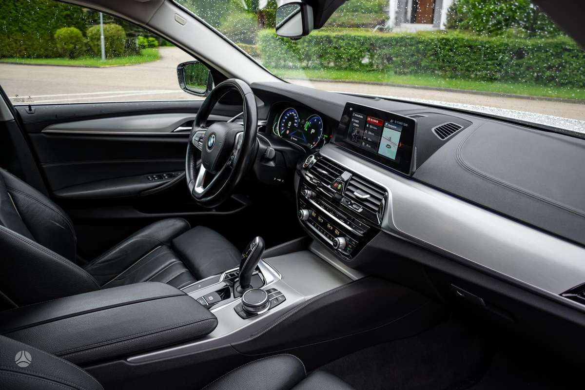 BMW 520, 2.0 l., Седан