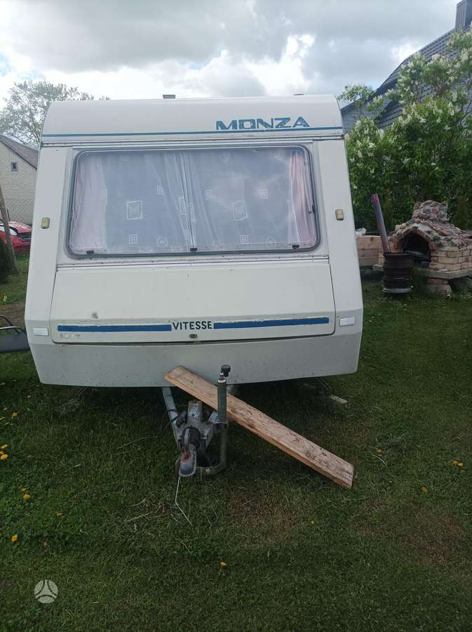 -Kita- Monza 407D, caravans