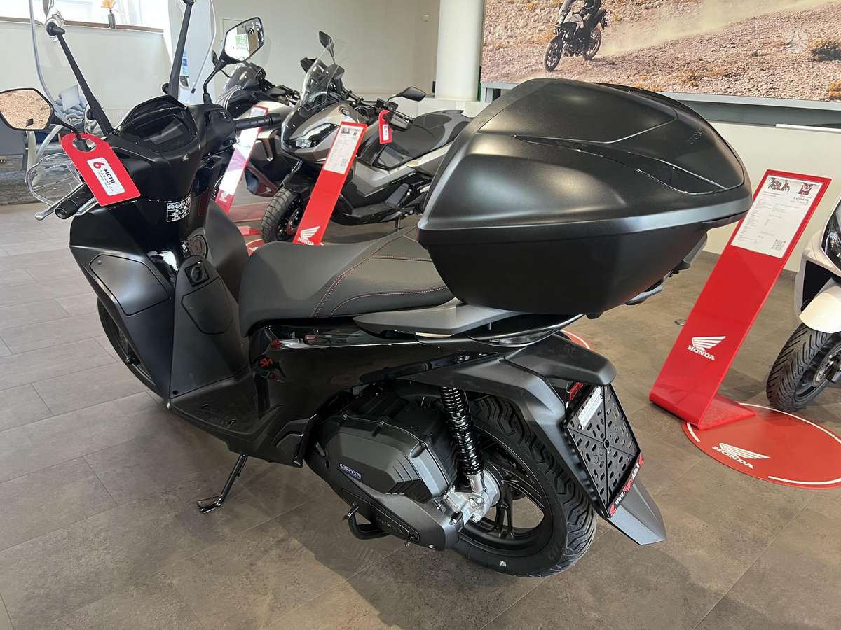 Honda SH 125cc, мотороллеры / мопеды