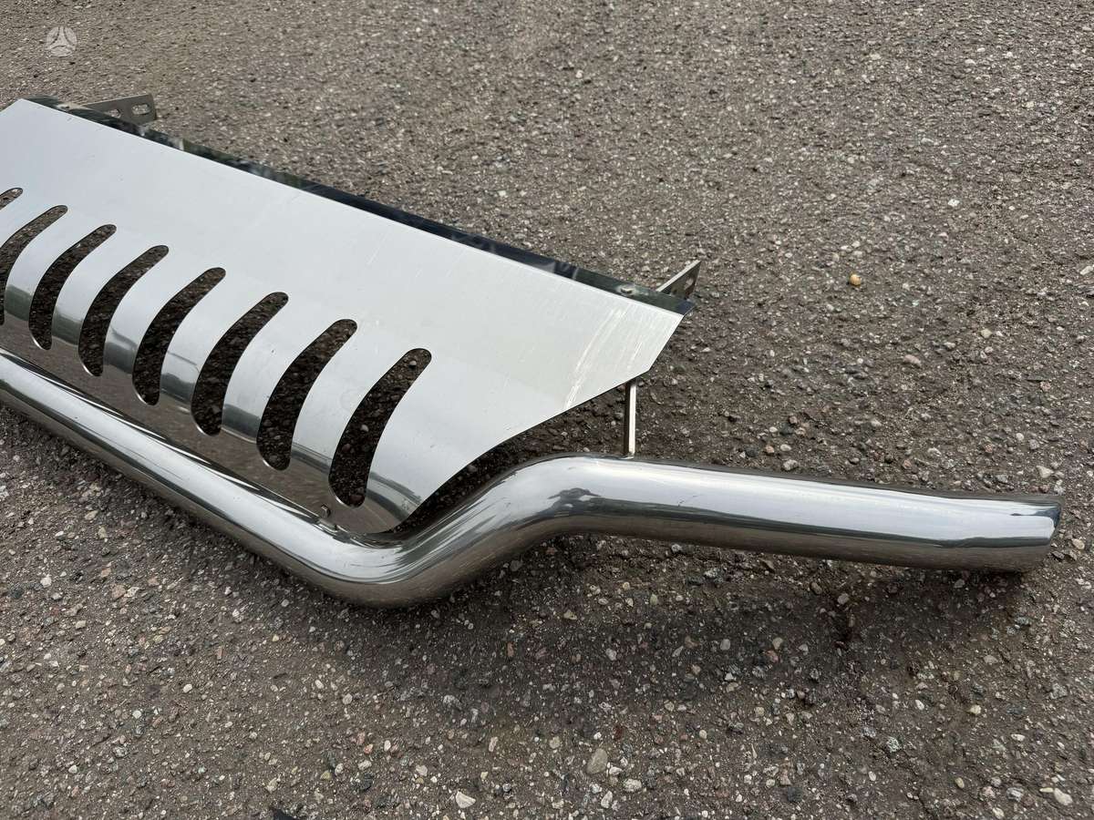 Toyota Land Cruiser bumper reinforcement