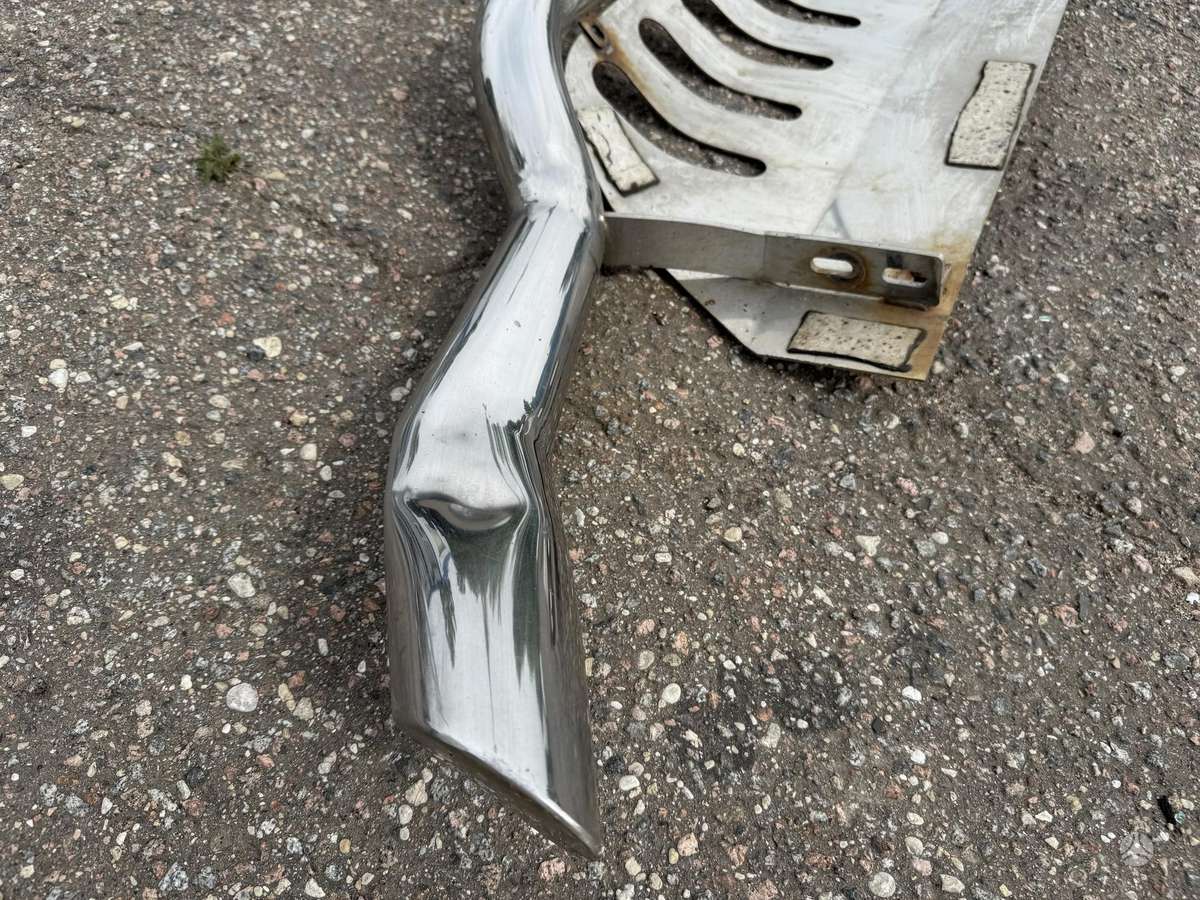 Toyota Land Cruiser bumper reinforcement