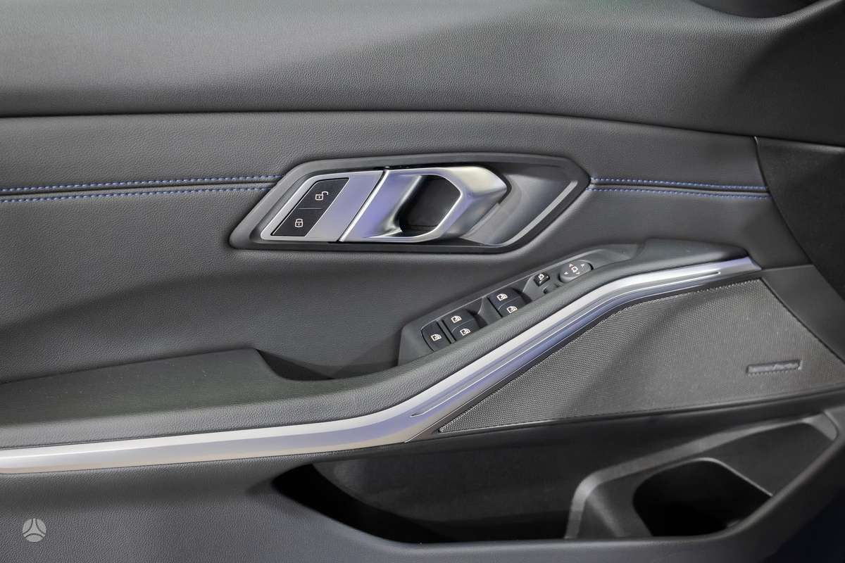 BMW 320, 2.0 l., Седан
