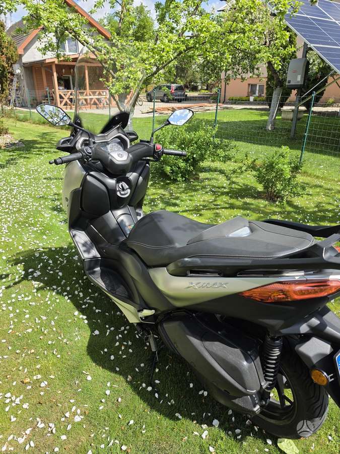Yamaha X-max, scooters / mopeds
