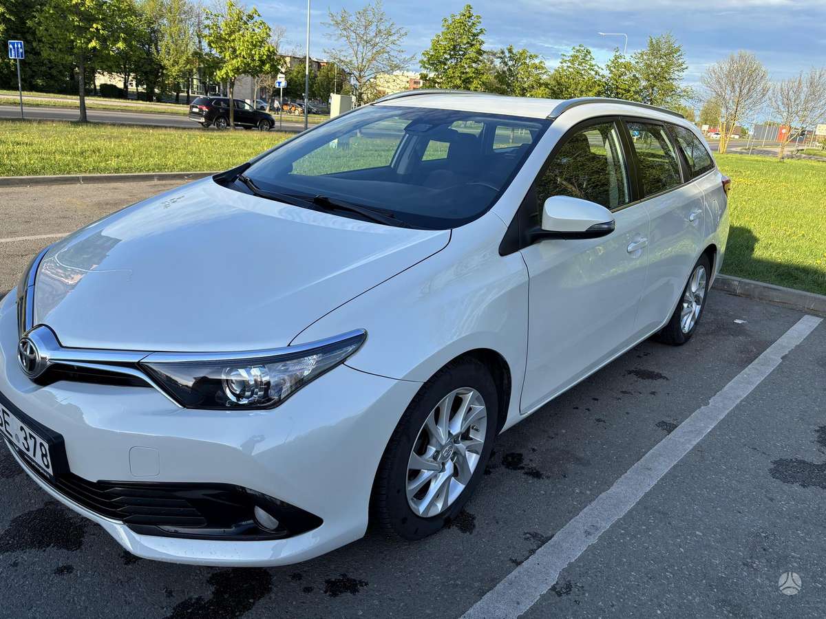 Toyota Auris - 1