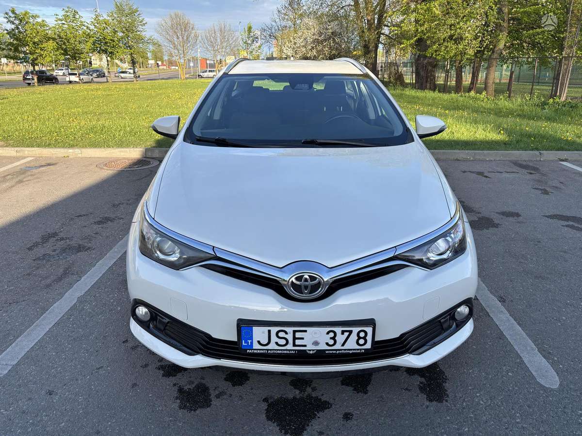 Toyota Auris, 1.4 l., Универсал