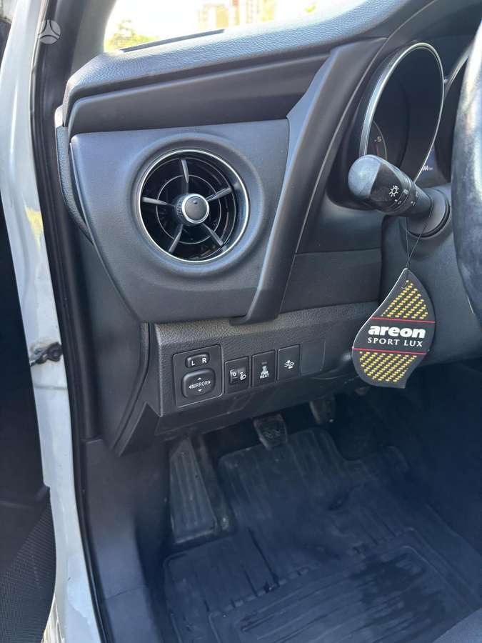 Toyota Auris, 1.4 l., Универсал