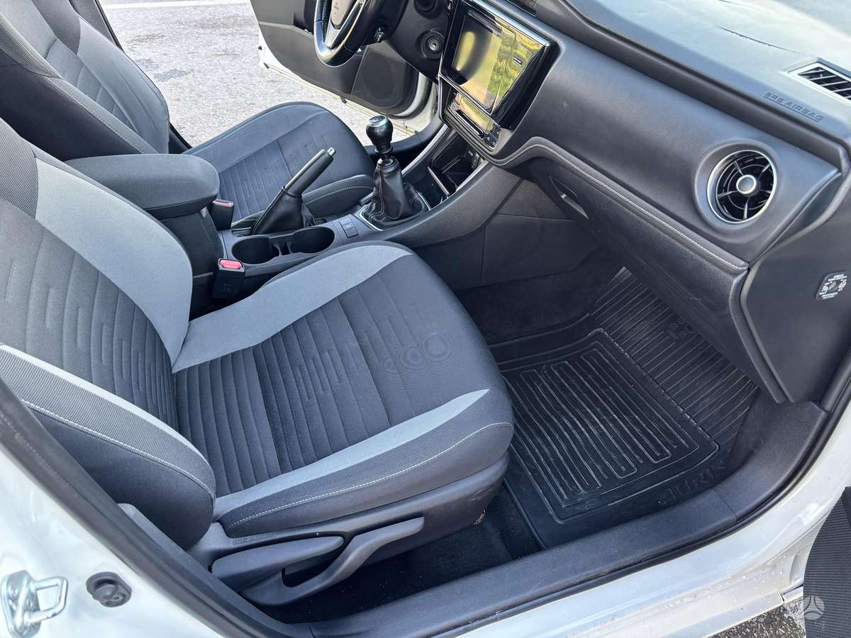 Toyota Auris - 9