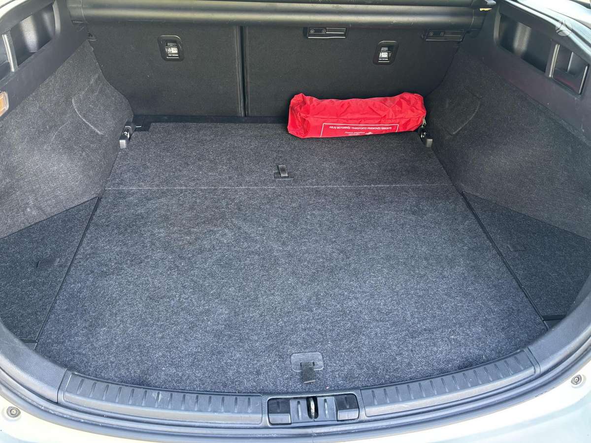 Toyota Auris, 1.4 l., Универсал