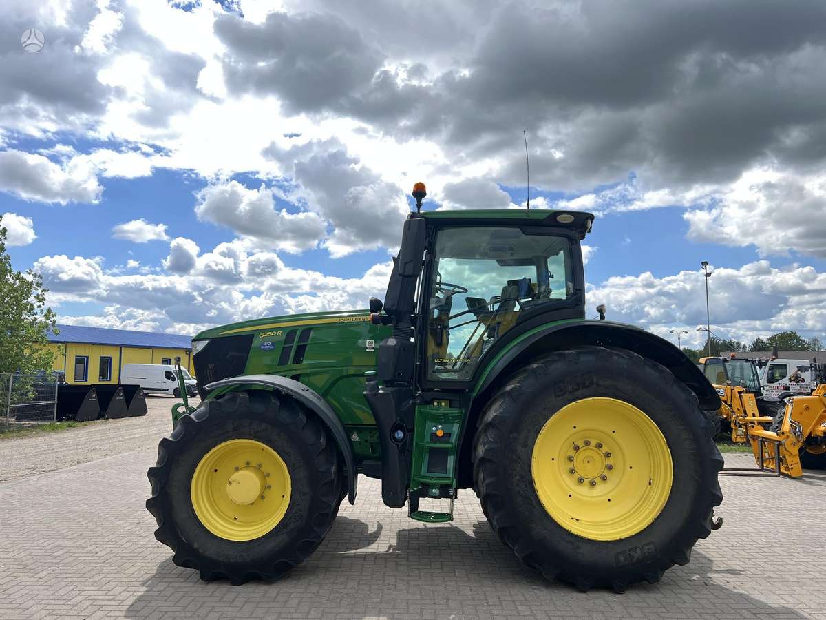 John Deere 6250R/JAU LIETUVOJE, тракторы