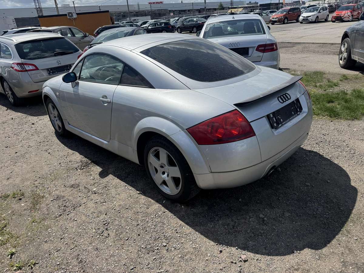 Audi TT, 1.8 l., Седан