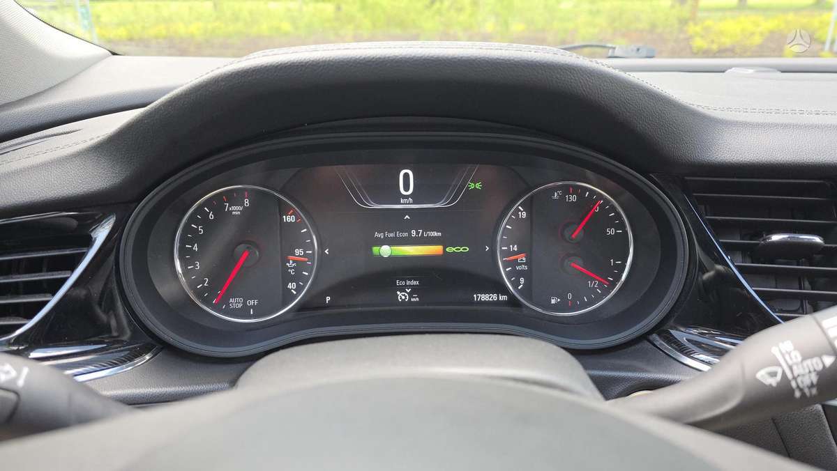 Opel Insignia, 1.5 l., Хэтчбек