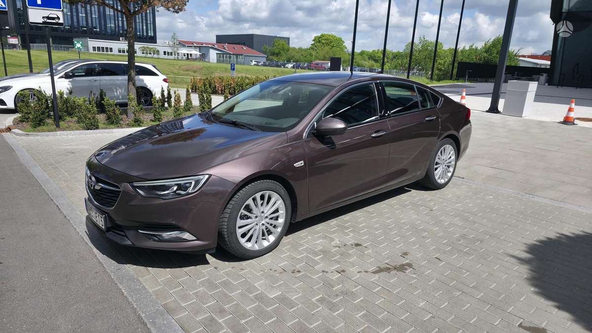 Opel Insignia, 1.5 l., Хэтчбек