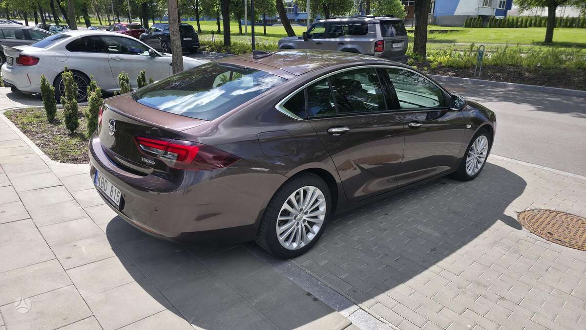 Opel Insignia, 1.5 l., hatchback