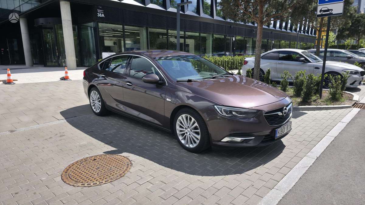 Opel Insignia, 1.5 l., hatchback