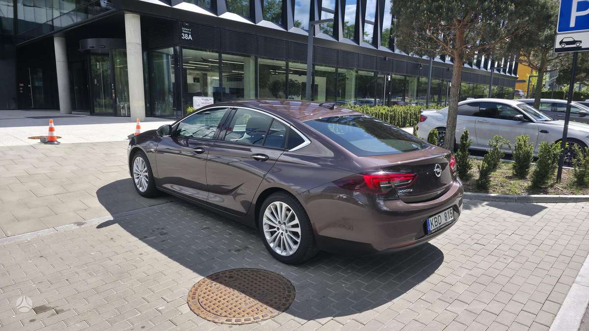 Opel Insignia, 1.5 l., Хэтчбек