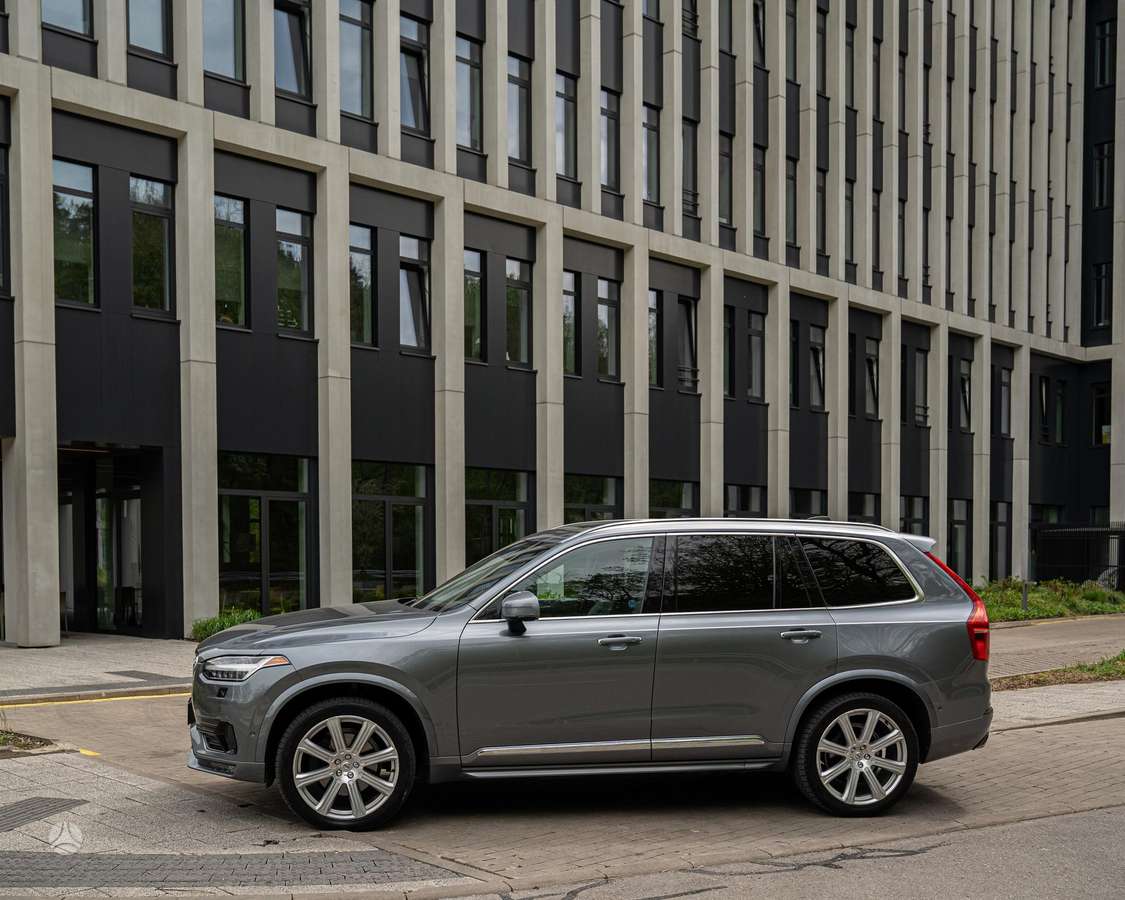 Volvo XC90 - 2