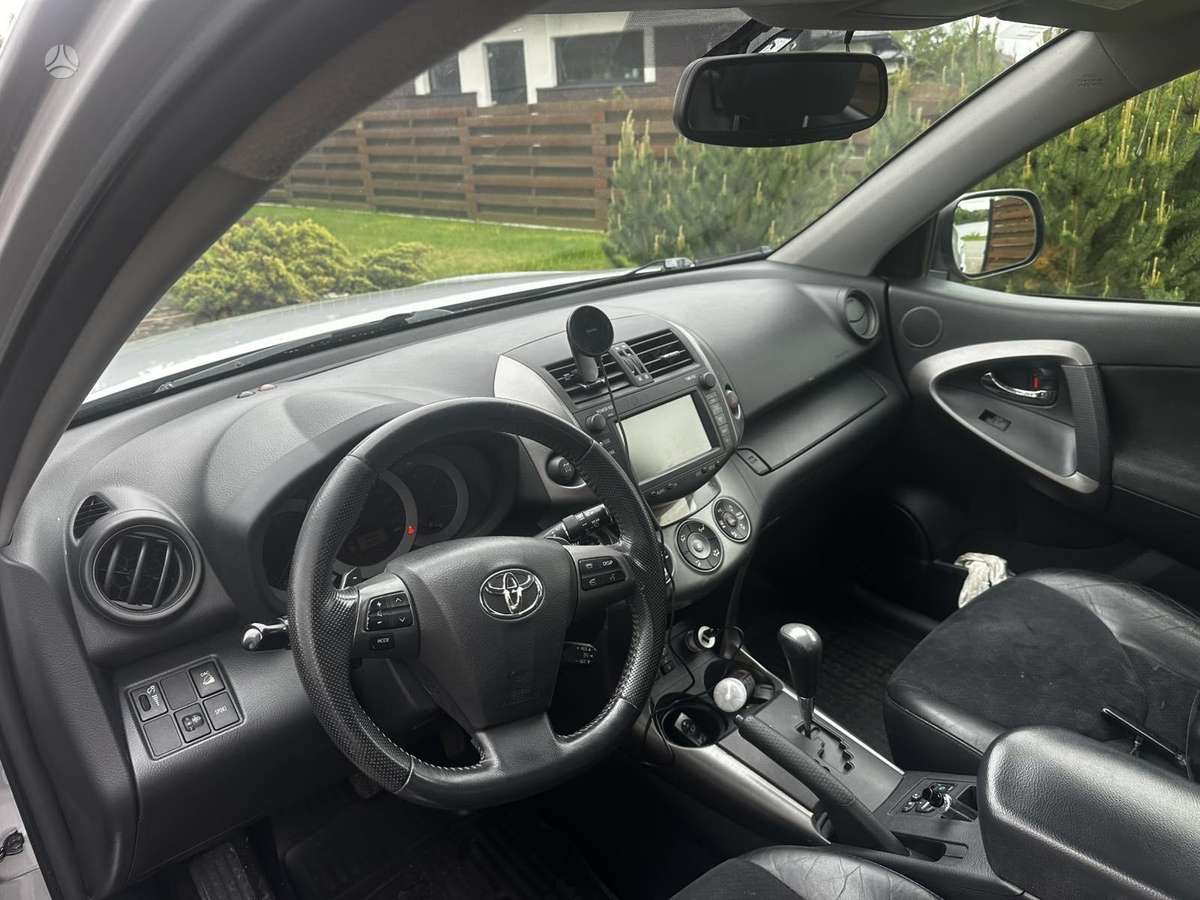Toyota RAV4 - 2