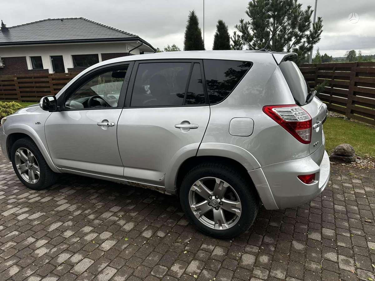 Toyota RAV4 - 4