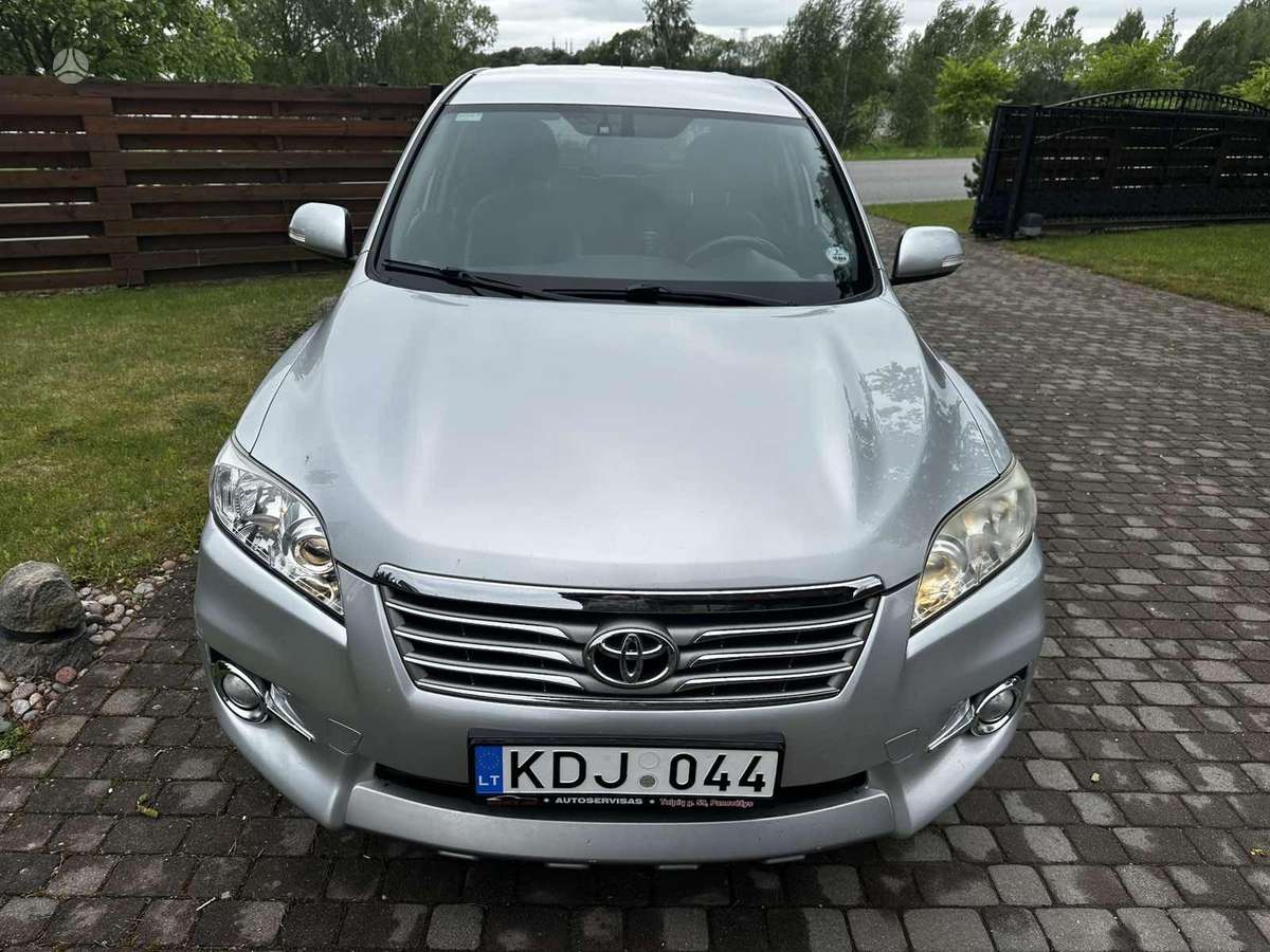 Toyota RAV4 - 10