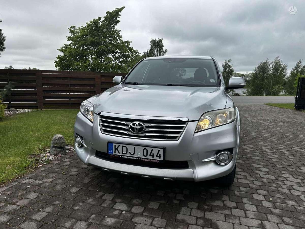 Toyota RAV4 - 6