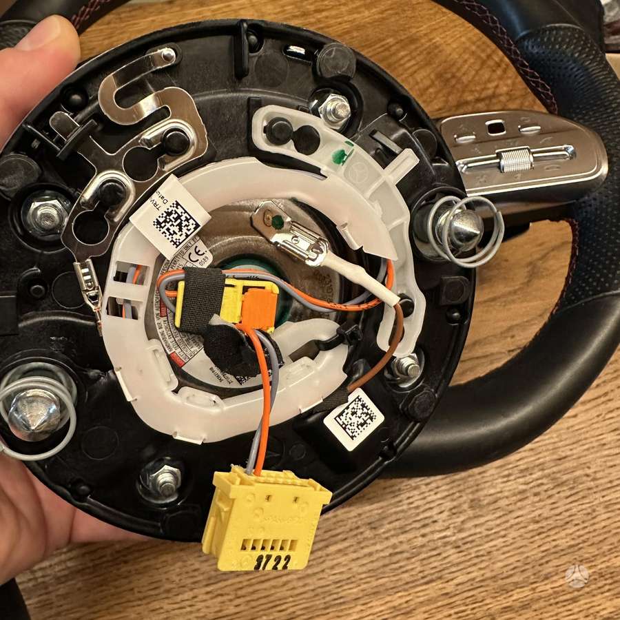 Mercedes-Benz C klasė steering wheel