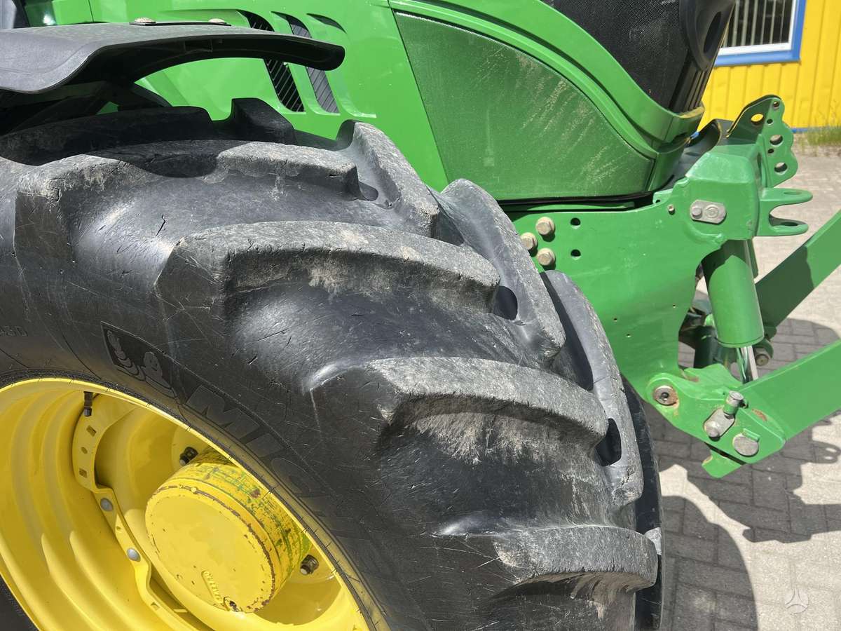 John Deere 6170R, tractors